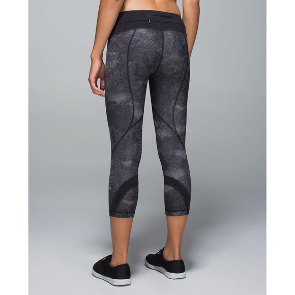 SOLD Rare Lululemon Inspire II Crop Luxtreme 10 - Picture 2 of 7